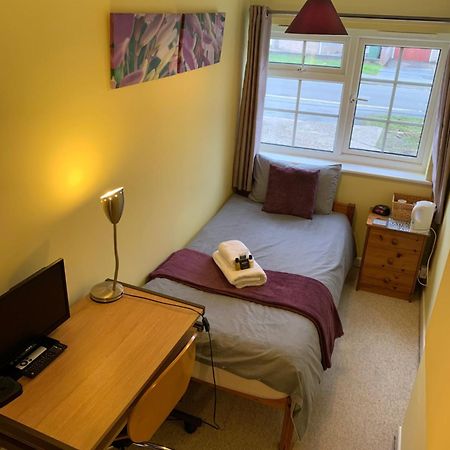 The Holly Tree Bed & Breakfast Cambridge  Exterior photo